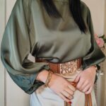 Blusa Satén Caqui